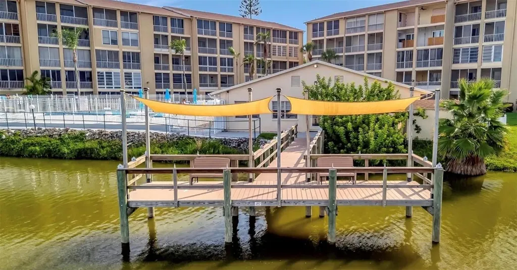 3514 Lake Bayshore Drive Bradenton FL 34205