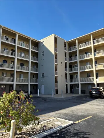 3514 Lake Bayshore Drive Bradenton FL 34205