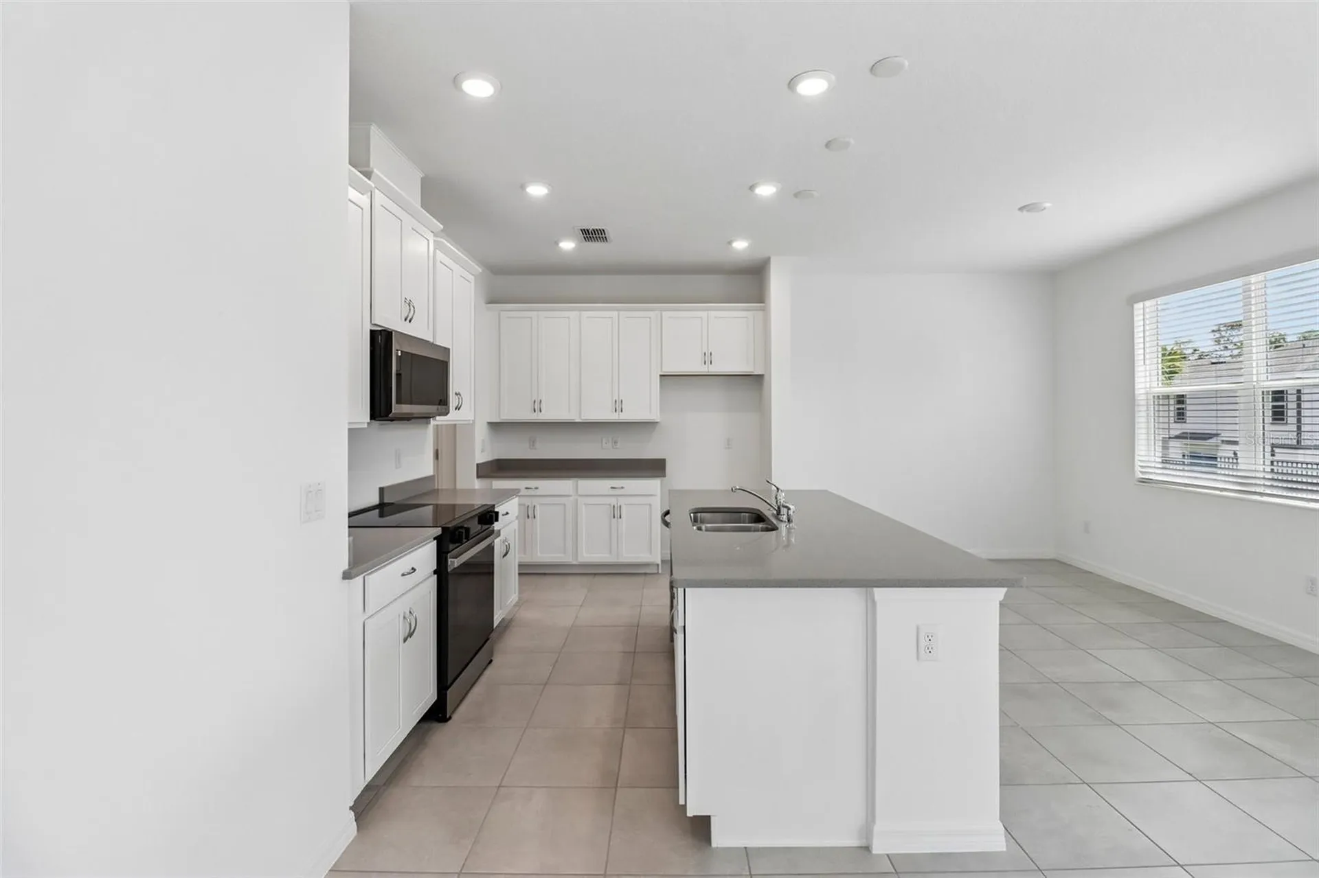 1196 Happy Forest Loop Deland FL 32720