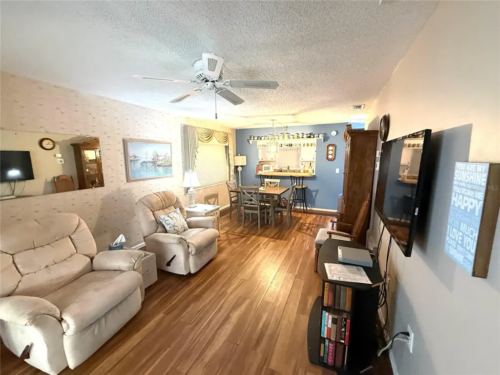 390 301 Boulevard W Bradenton FL 34205