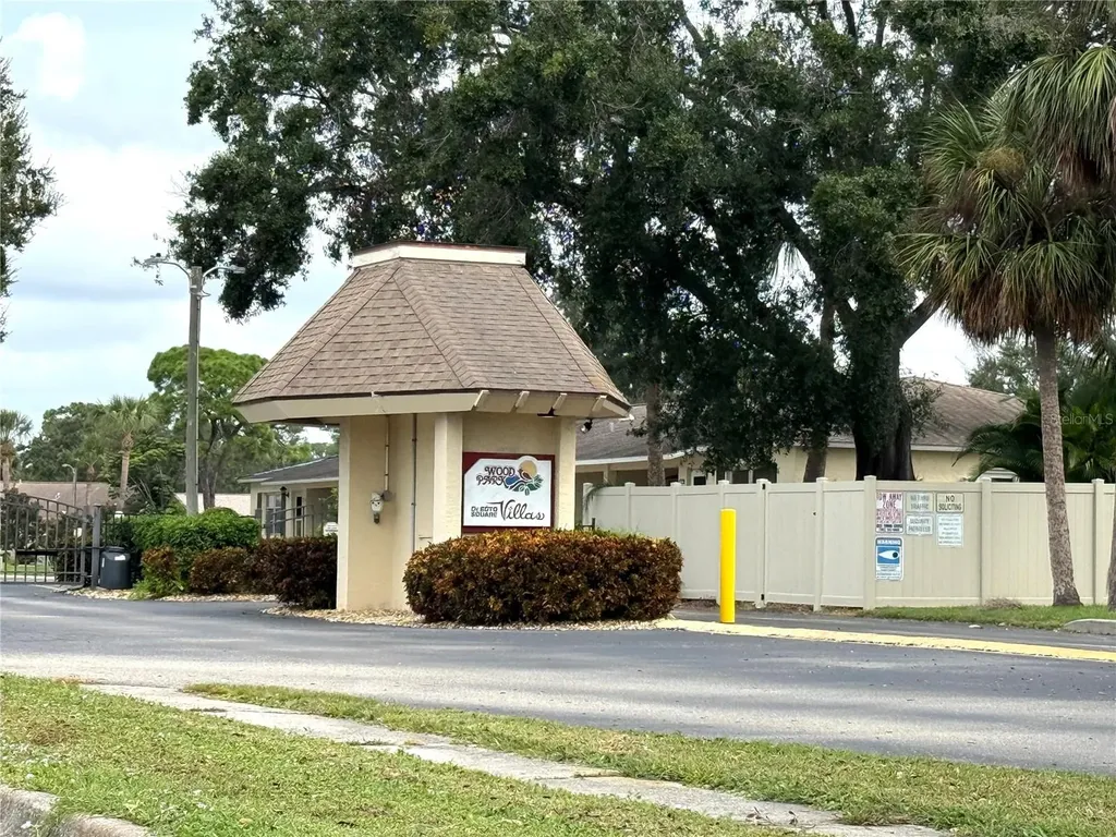 390 301 Boulevard W Bradenton FL 34205