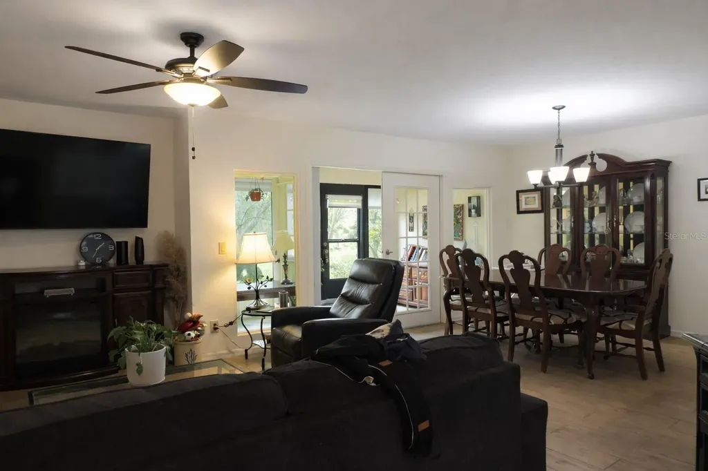 1728 N Envoy Drive Crystal River FL 34423