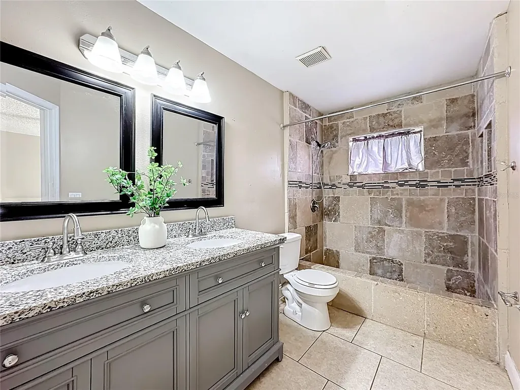 6582 Meritmoor Circle Orlando FL 32818