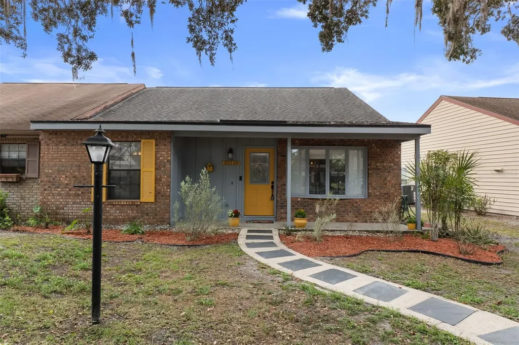 35120 Whispering Oaks Boulevard Dade City FL 33523