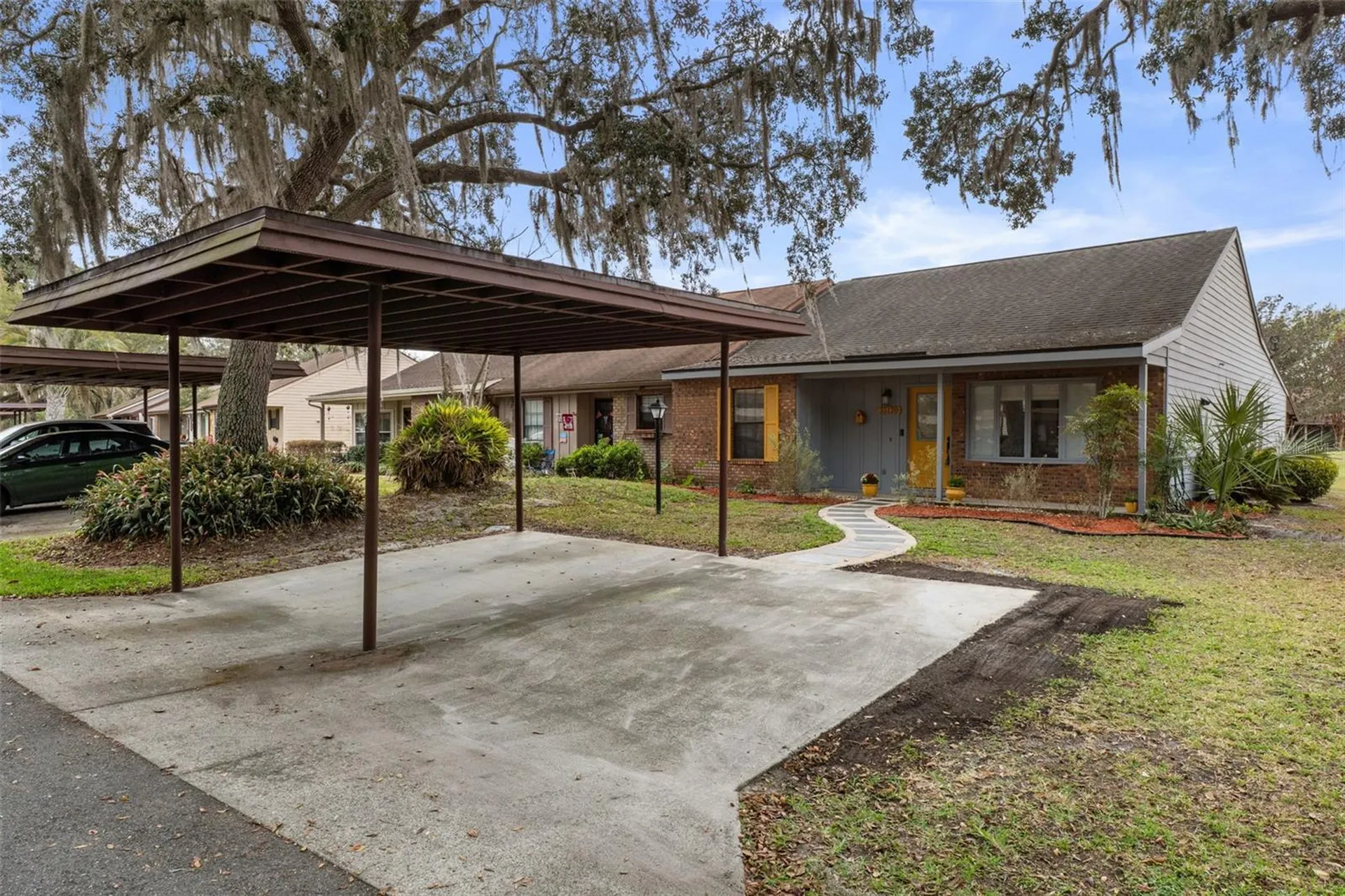 35120 Whispering Oaks Boulevard Dade City FL 33523
