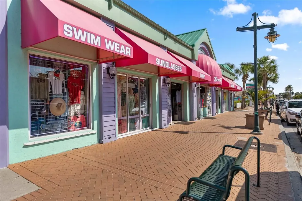 114 Island Circle Sarasota FL 34242
