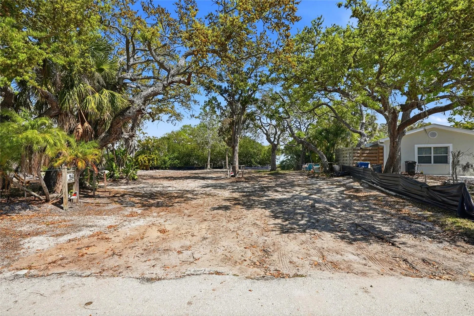 114 Island Circle Sarasota FL 34242