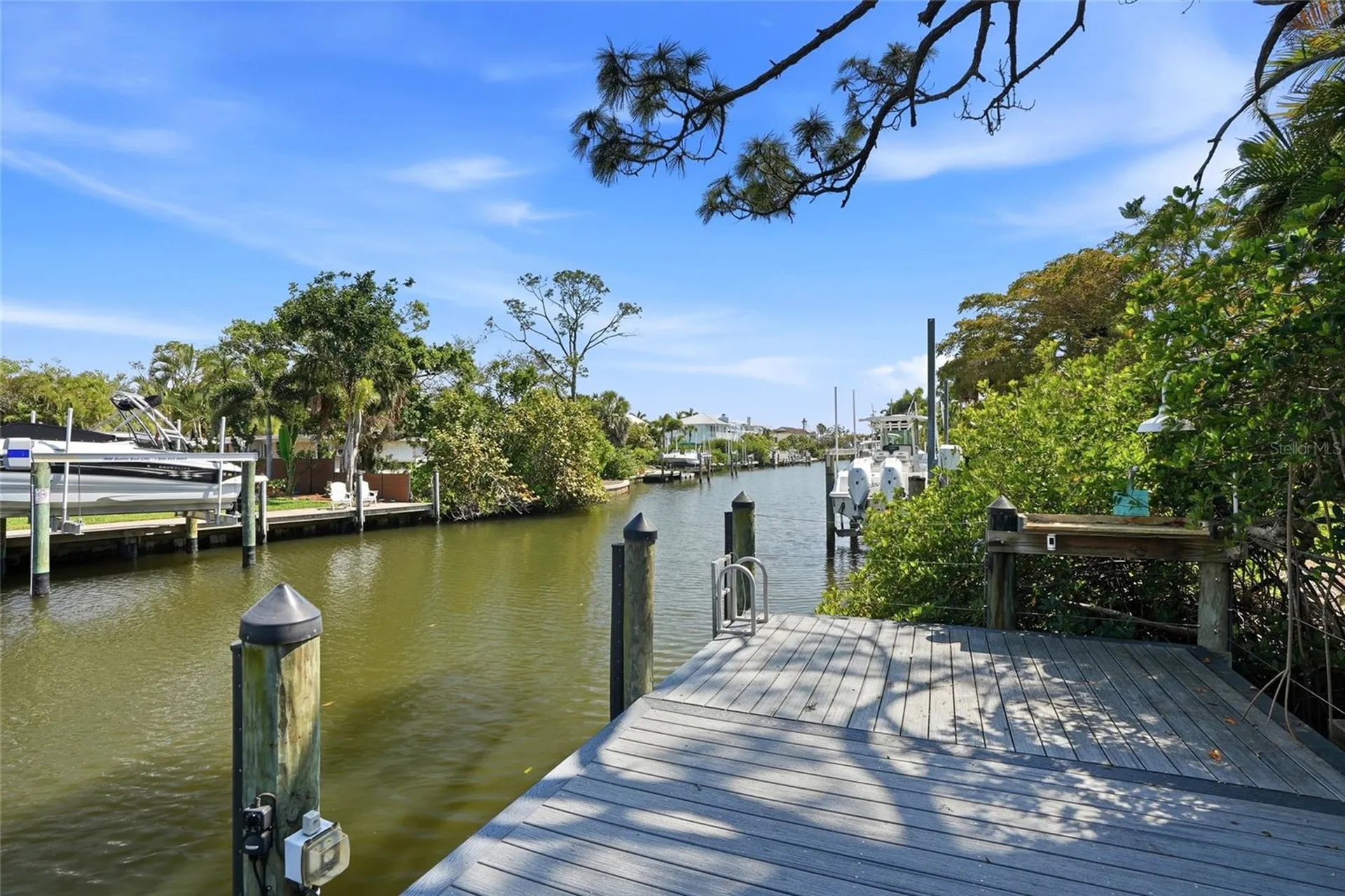 114 Island Circle Sarasota FL 34242