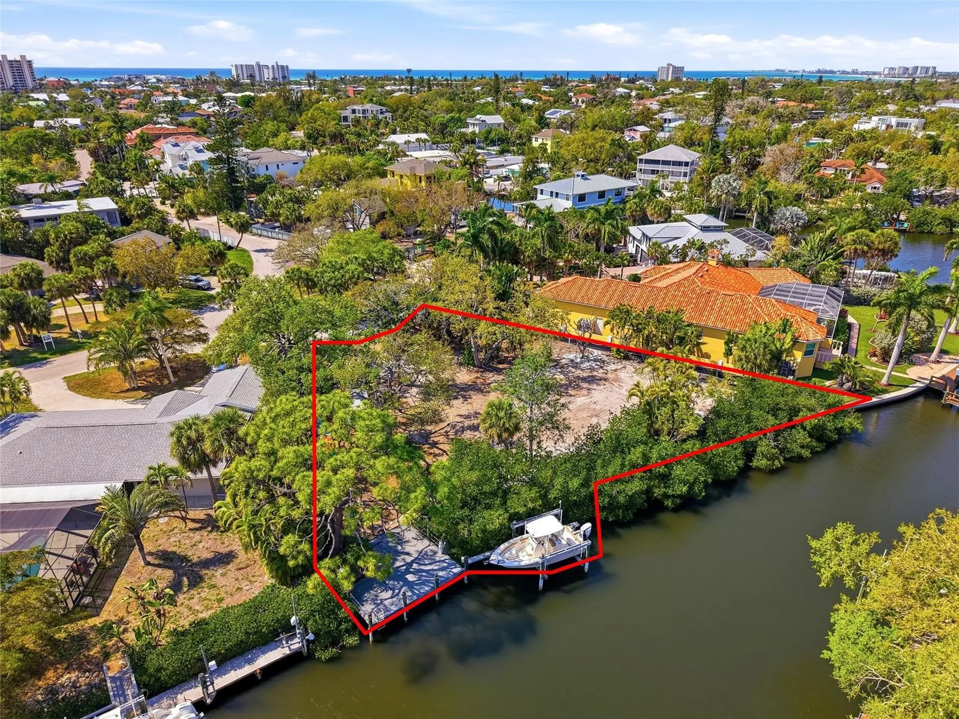 114 Island Circle Sarasota FL 34242