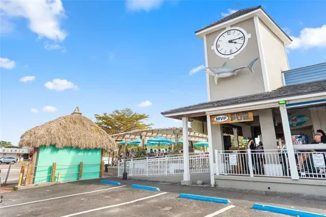 114 Island Circle Sarasota FL 34242