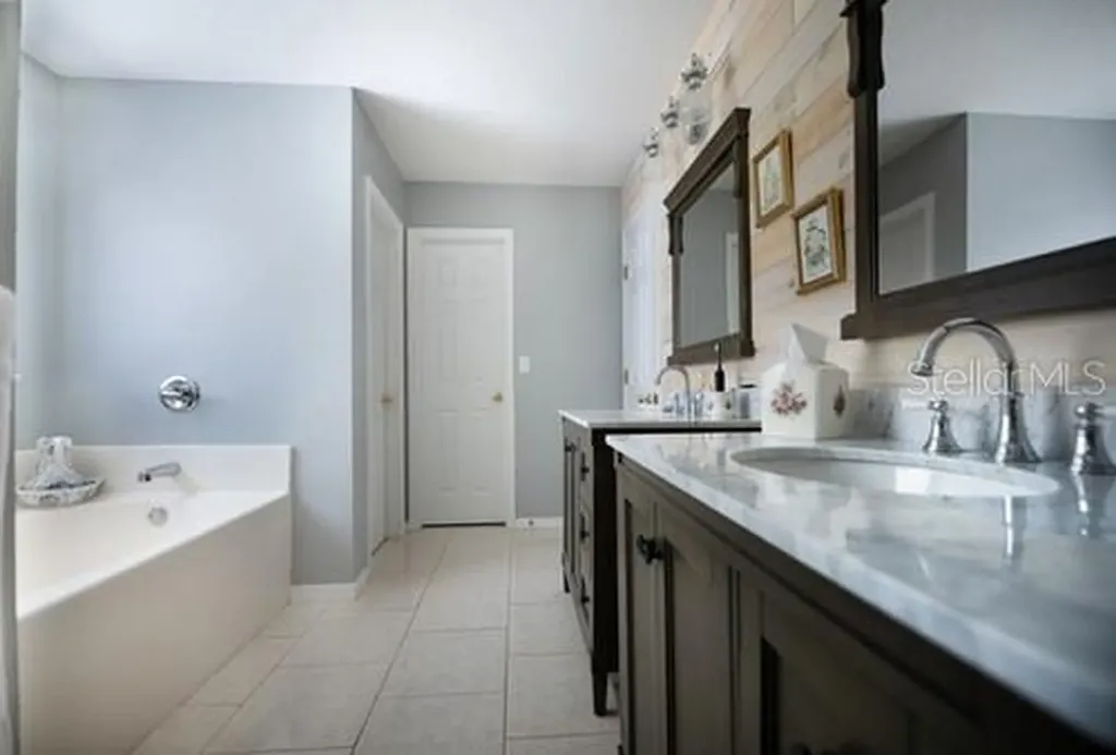 25 Karas Trail Palm Coast FL 32164