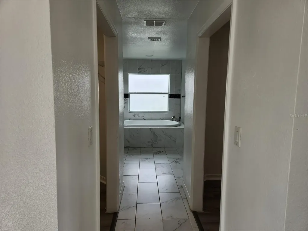 1926 Meadowridge Drive Valrico FL 33596