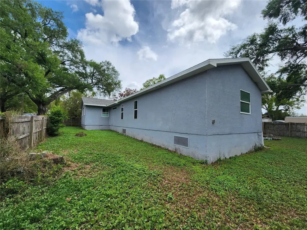 1926 Meadowridge Drive Valrico FL 33596