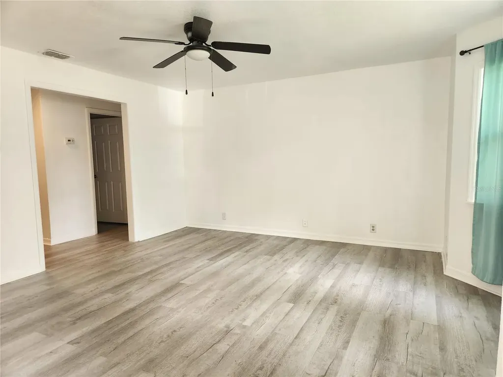 1926 Meadowridge Drive Valrico FL 33596