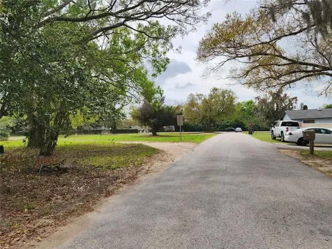 1926 Meadowridge Drive Valrico FL 33596