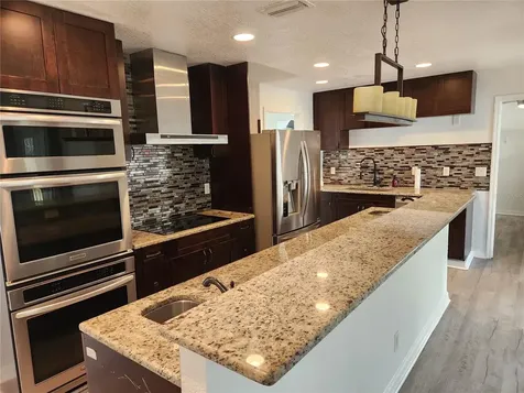 1926 Meadowridge Drive Valrico FL 33596