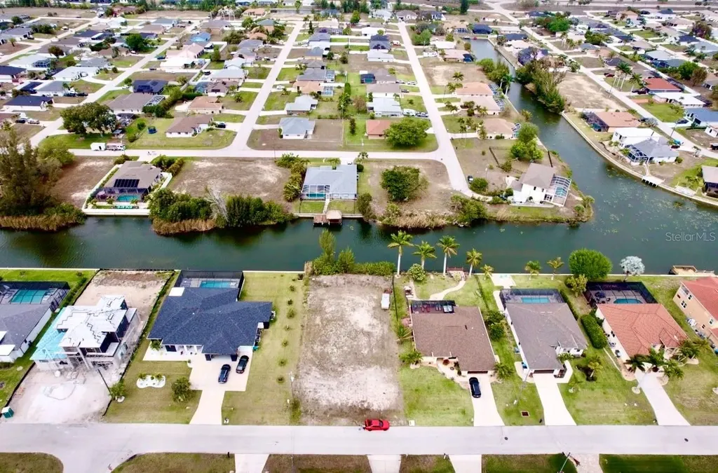 239 SW 28th Terrace Cape Coral FL 33914