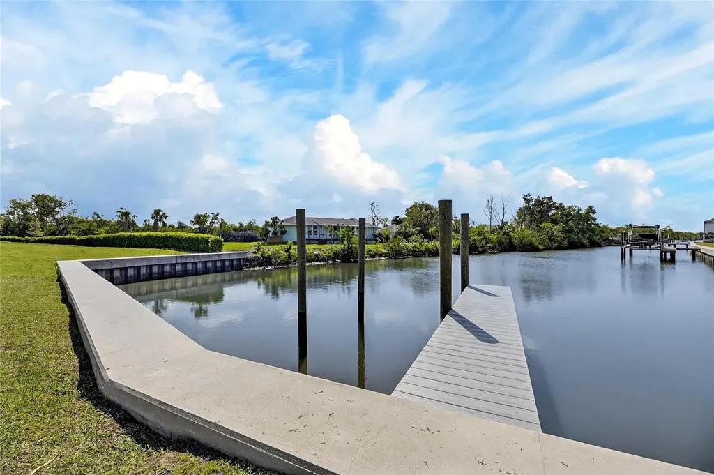 914 Signet Drive Apollo Beach FL 33572