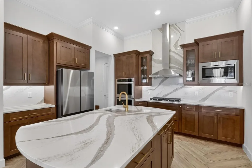 914 Signet Drive Apollo Beach FL 33572