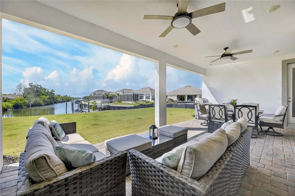 914 Signet Drive Apollo Beach FL 33572
