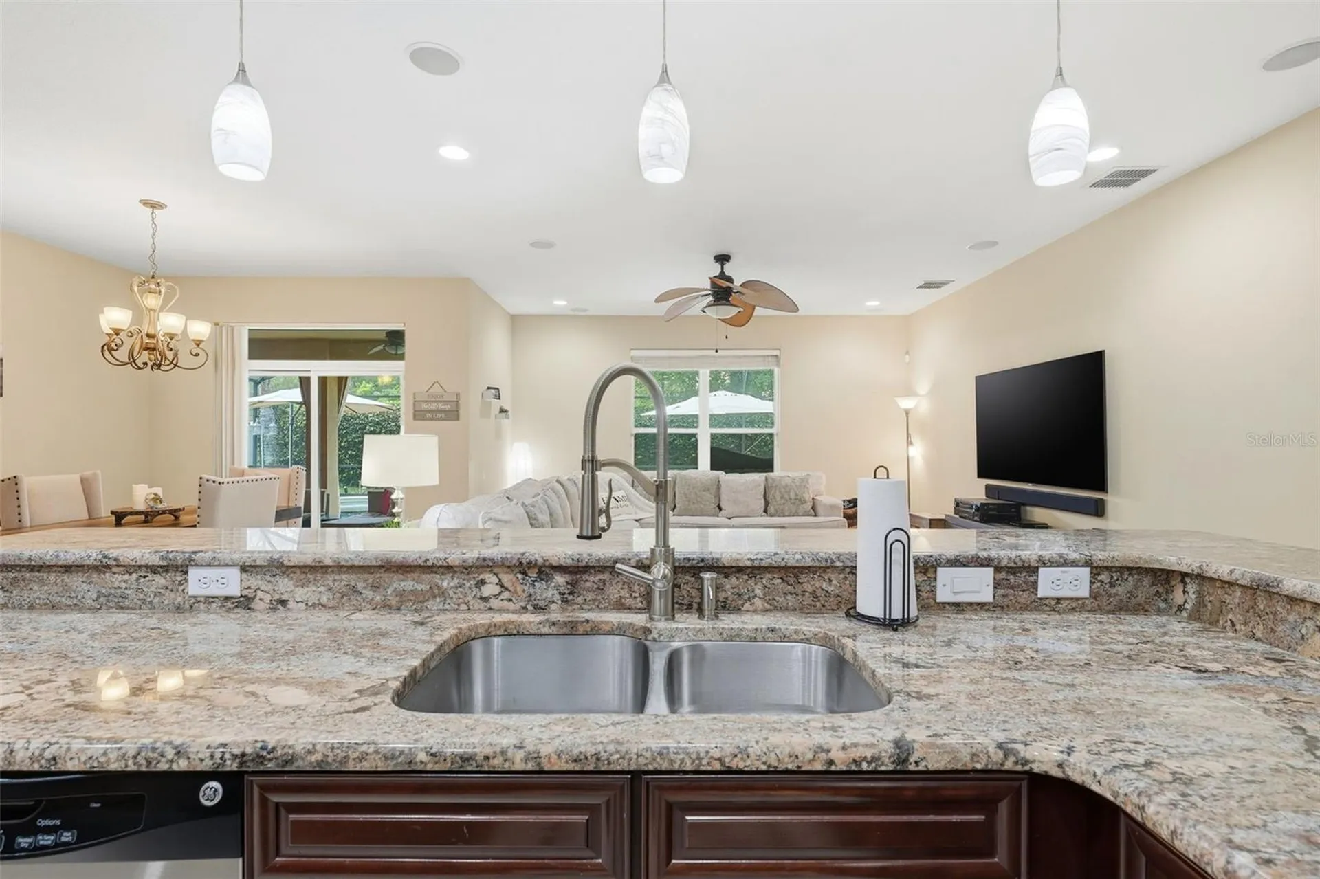 979 Counts Crest Circle Apopka FL 32712
