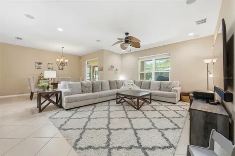 979 Counts Crest Circle Apopka FL 32712