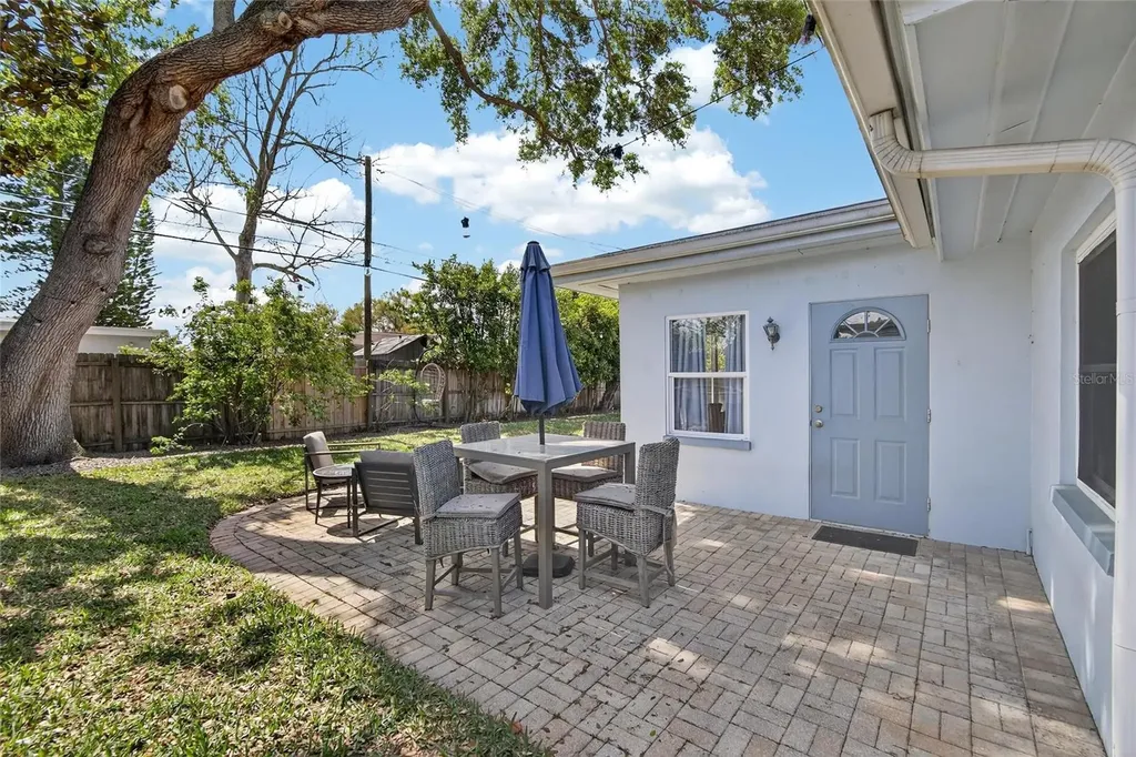 2063 Pine Ridge Drive Clearwater FL 33763