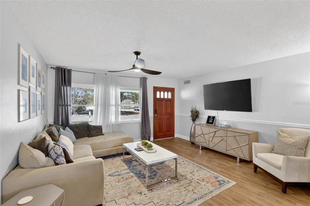 2063 Pine Ridge Drive Clearwater FL 33763