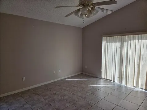 13523 White Elk Loop Tampa FL 33626