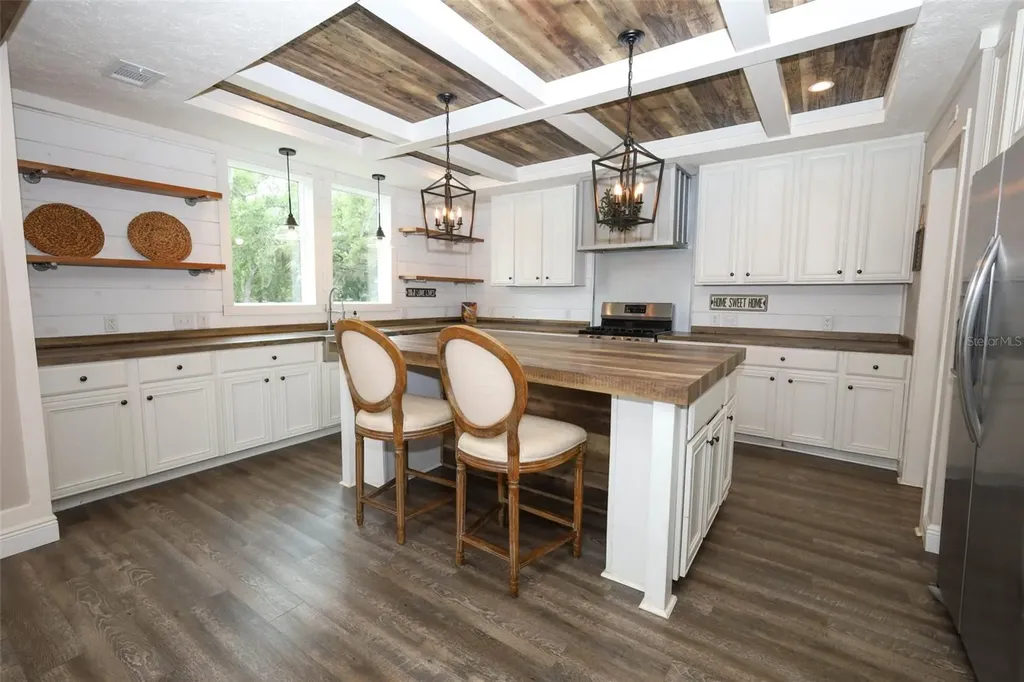 2269 Mullet Lake Park Road Geneva FL 32732