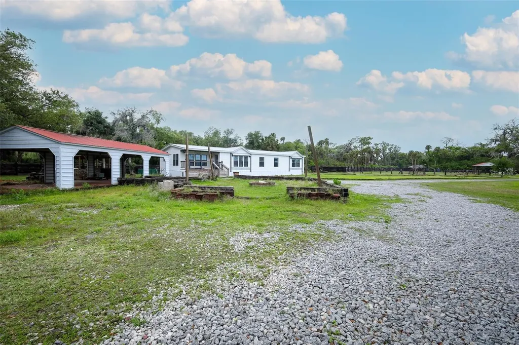2269 Mullet Lake Park Road Geneva FL 32732