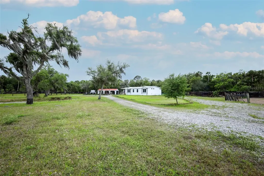 2269 Mullet Lake Park Road Geneva FL 32732