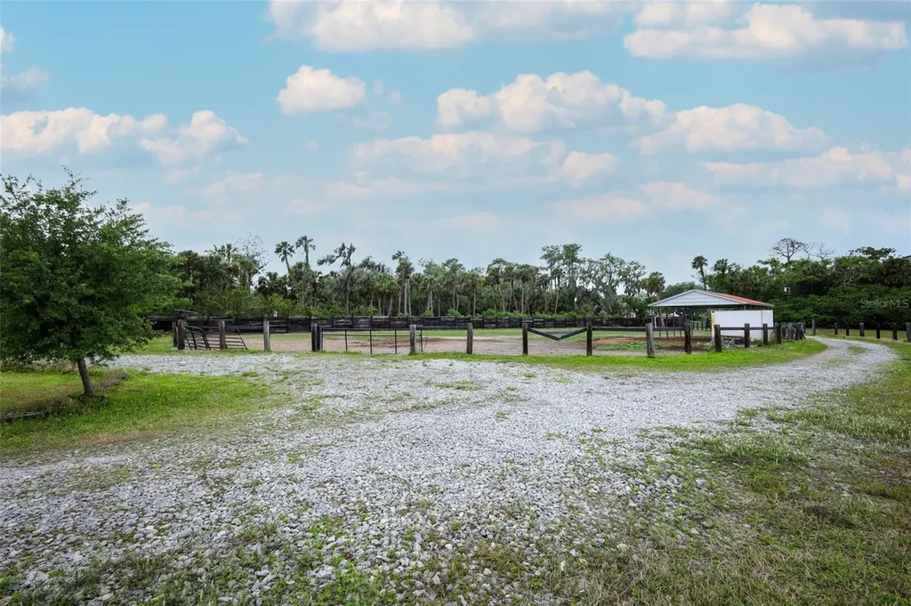 2269 Mullet Lake Park Road Geneva FL 32732