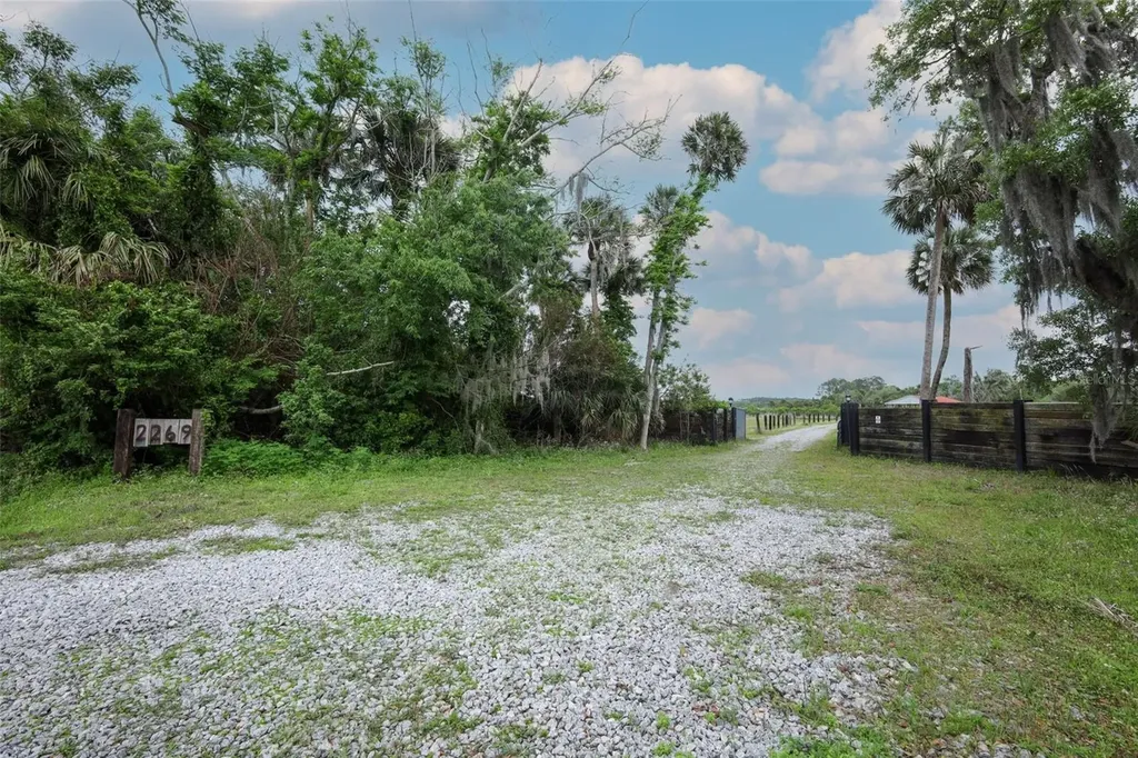 2269 Mullet Lake Park Road Geneva FL 32732