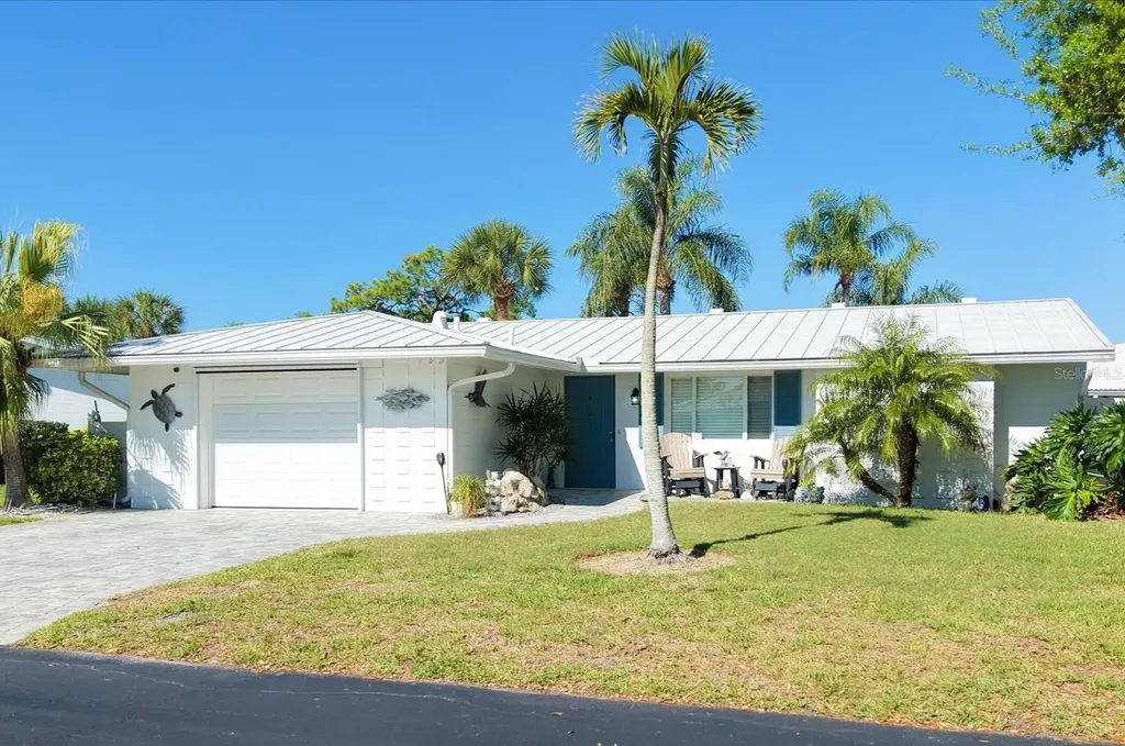 35 Oakwood Drive N Englewood FL 34223