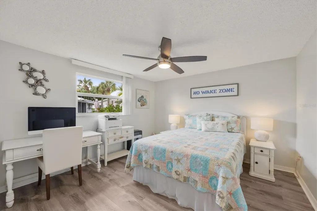 35 Oakwood Drive N Englewood FL 34223
