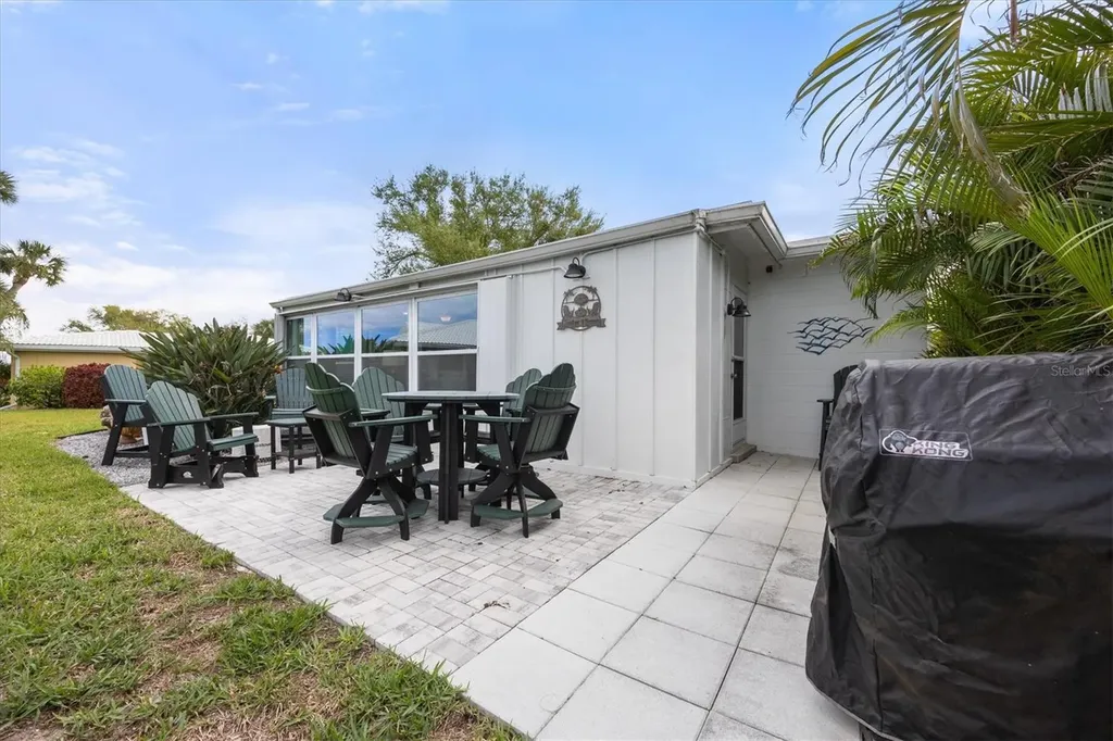 35 Oakwood Drive N Englewood FL 34223