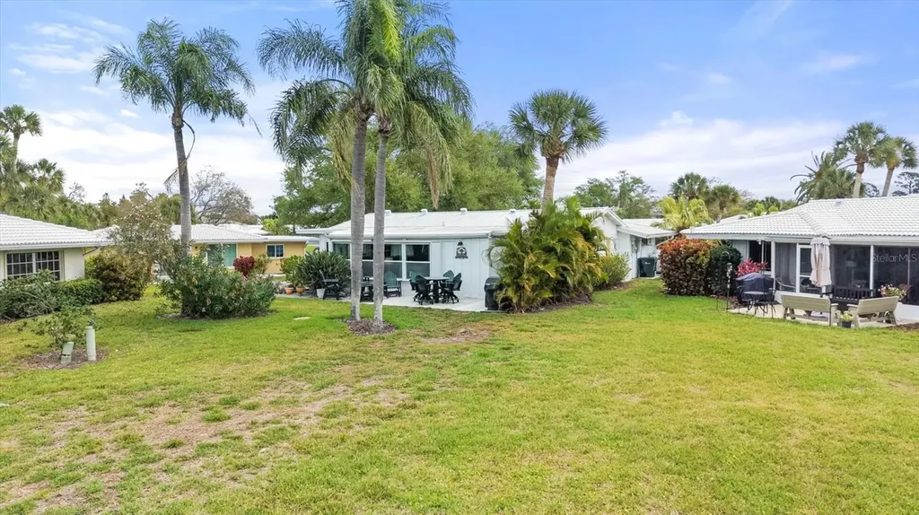 35 Oakwood Drive N Englewood FL 34223