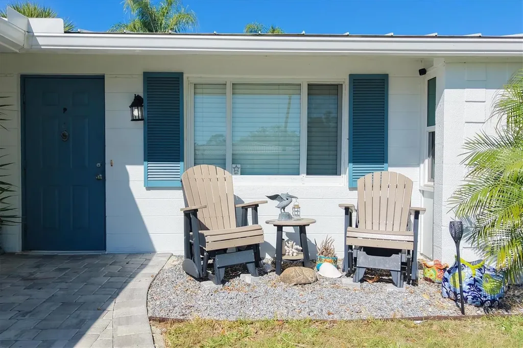 35 Oakwood Drive N Englewood FL 34223