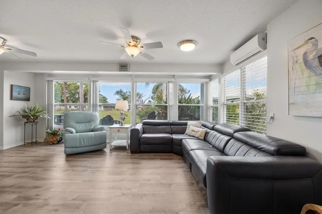 35 Oakwood Drive N Englewood FL 34223