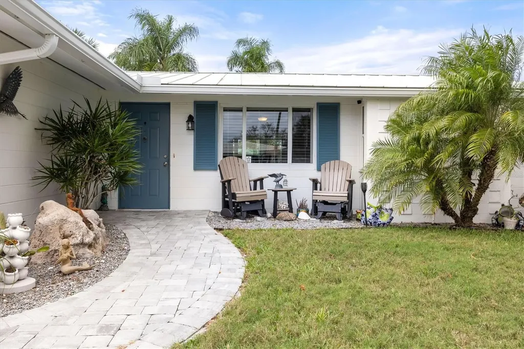 35 Oakwood Drive N Englewood FL 34223