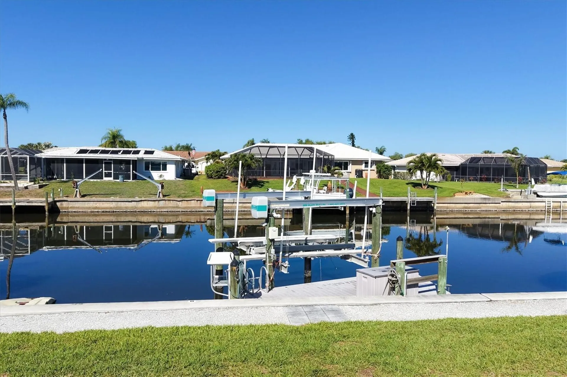 35 Oakwood Drive N Englewood FL 34223