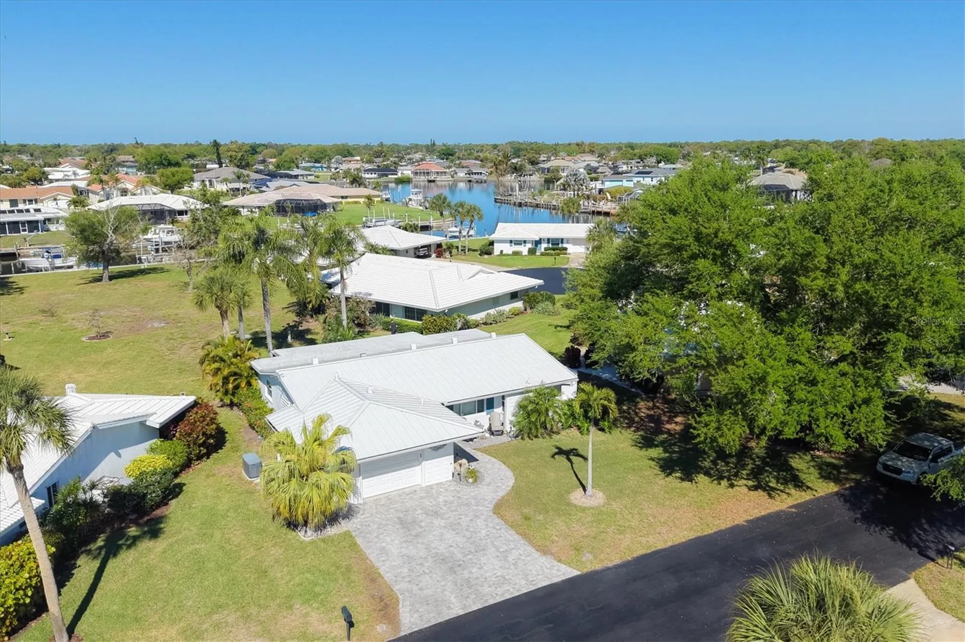 35 Oakwood Drive N Englewood FL 34223