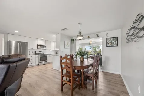 35 Oakwood Drive N Englewood FL 34223