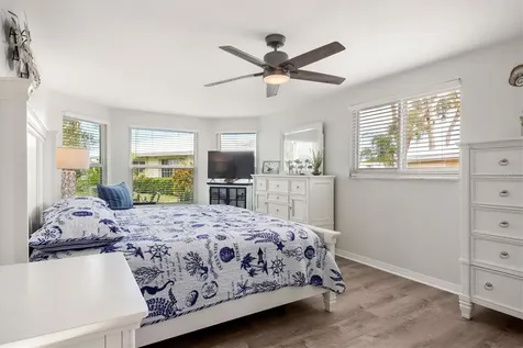 35 Oakwood Drive N Englewood FL 34223