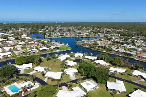 35 Oakwood Drive N Englewood FL 34223