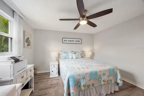 35 Oakwood Drive N Englewood FL 34223