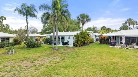 35 Oakwood Drive N Englewood FL 34223