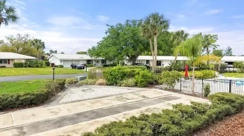 35 Oakwood Drive N Englewood FL 34223