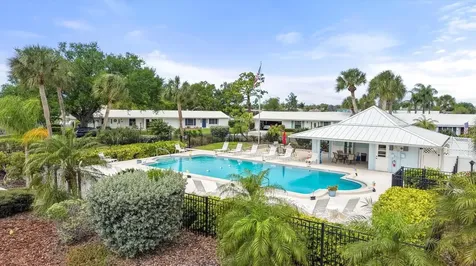 35 Oakwood Drive N Englewood FL 34223
